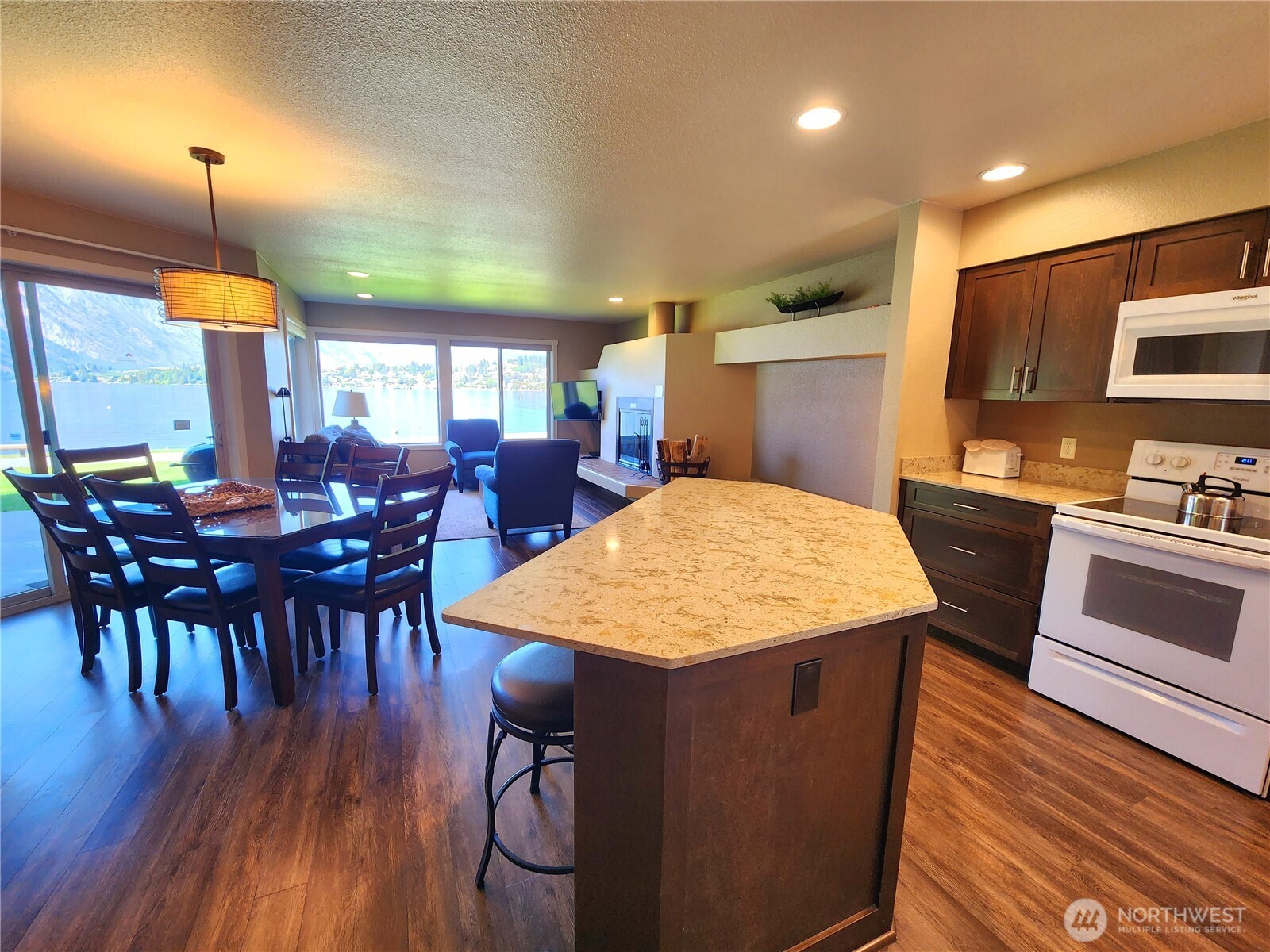 1 Beach 555-c Property Photo 5