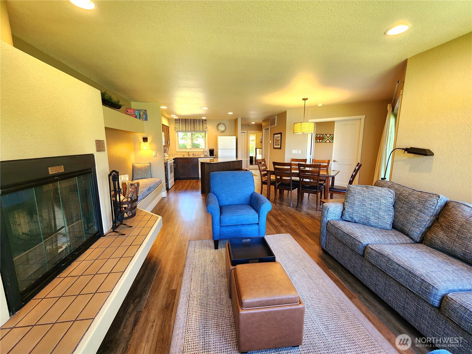 1 Beach 555-c Property Photo 6