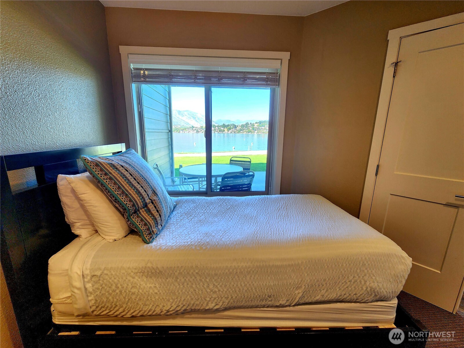 1 Beach 555-c Property Photo 13