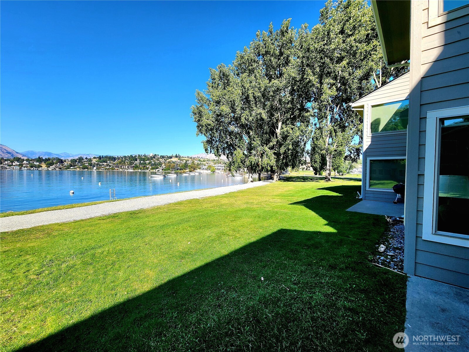 1 Beach 555-c Property Photo 17