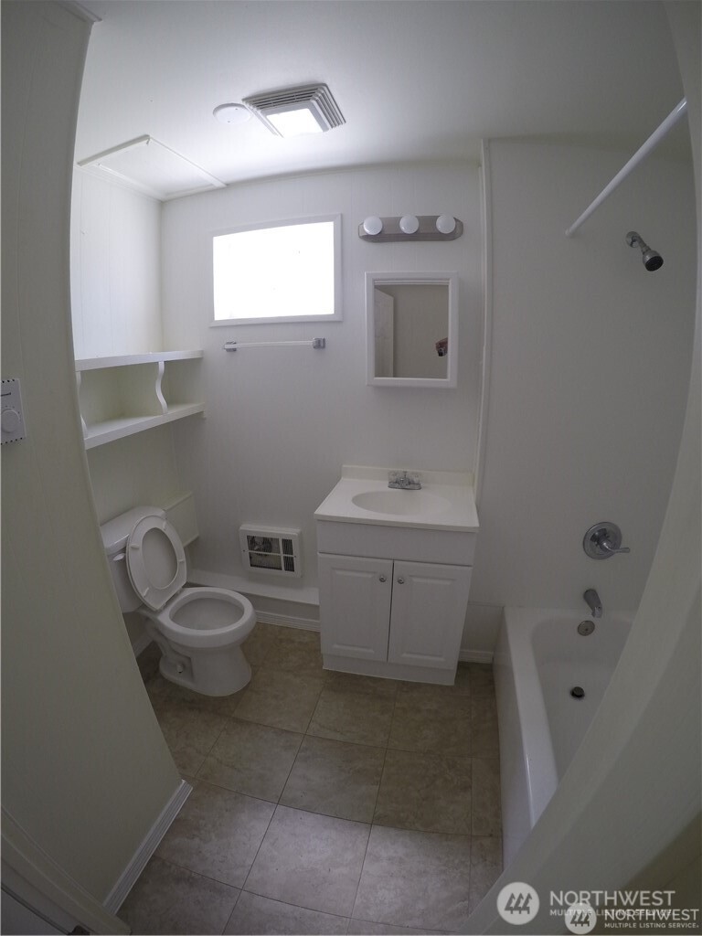 17816 44th Avenue Property Photo 9