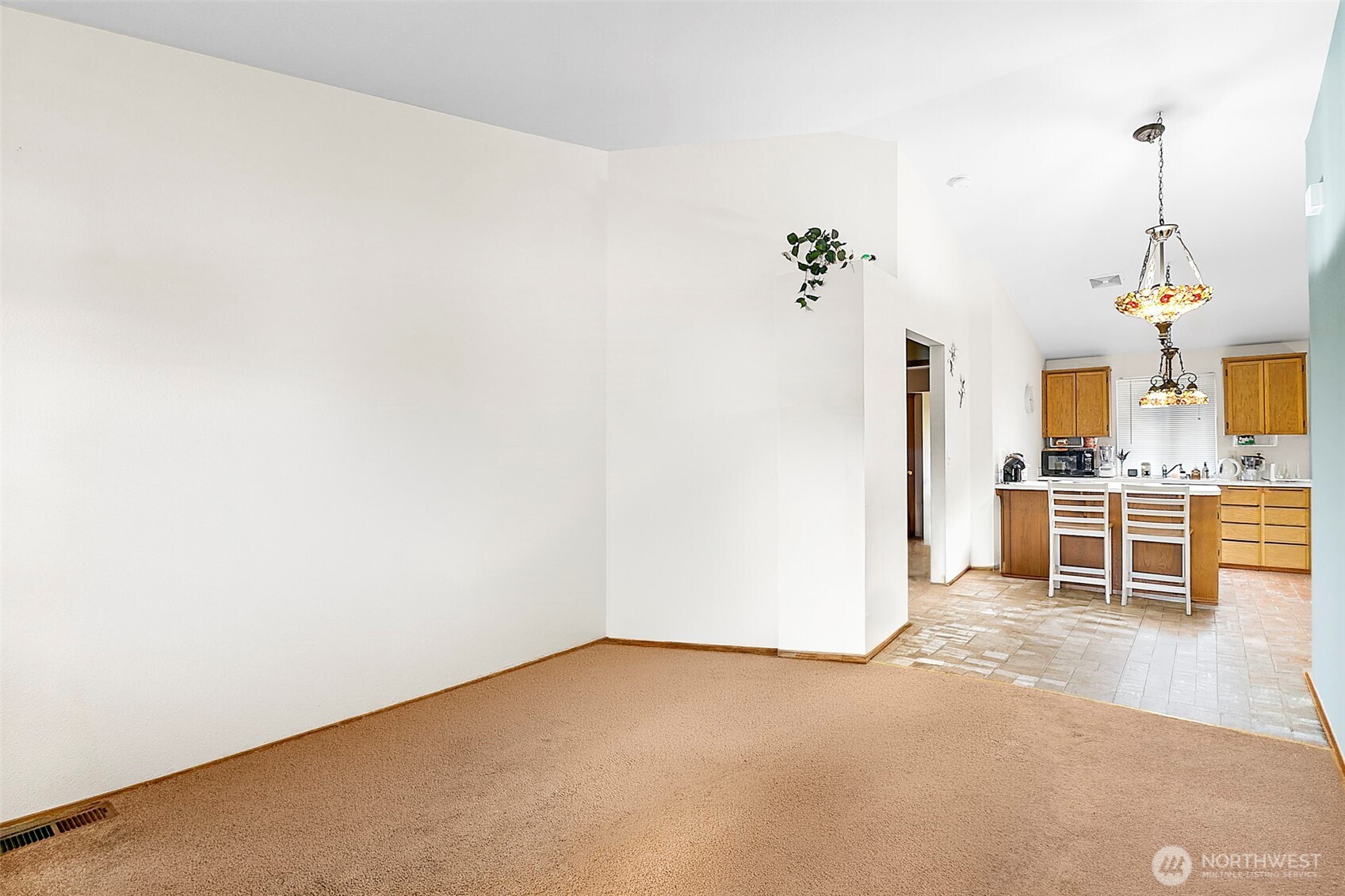 916 40th Avenue Property Photo 4