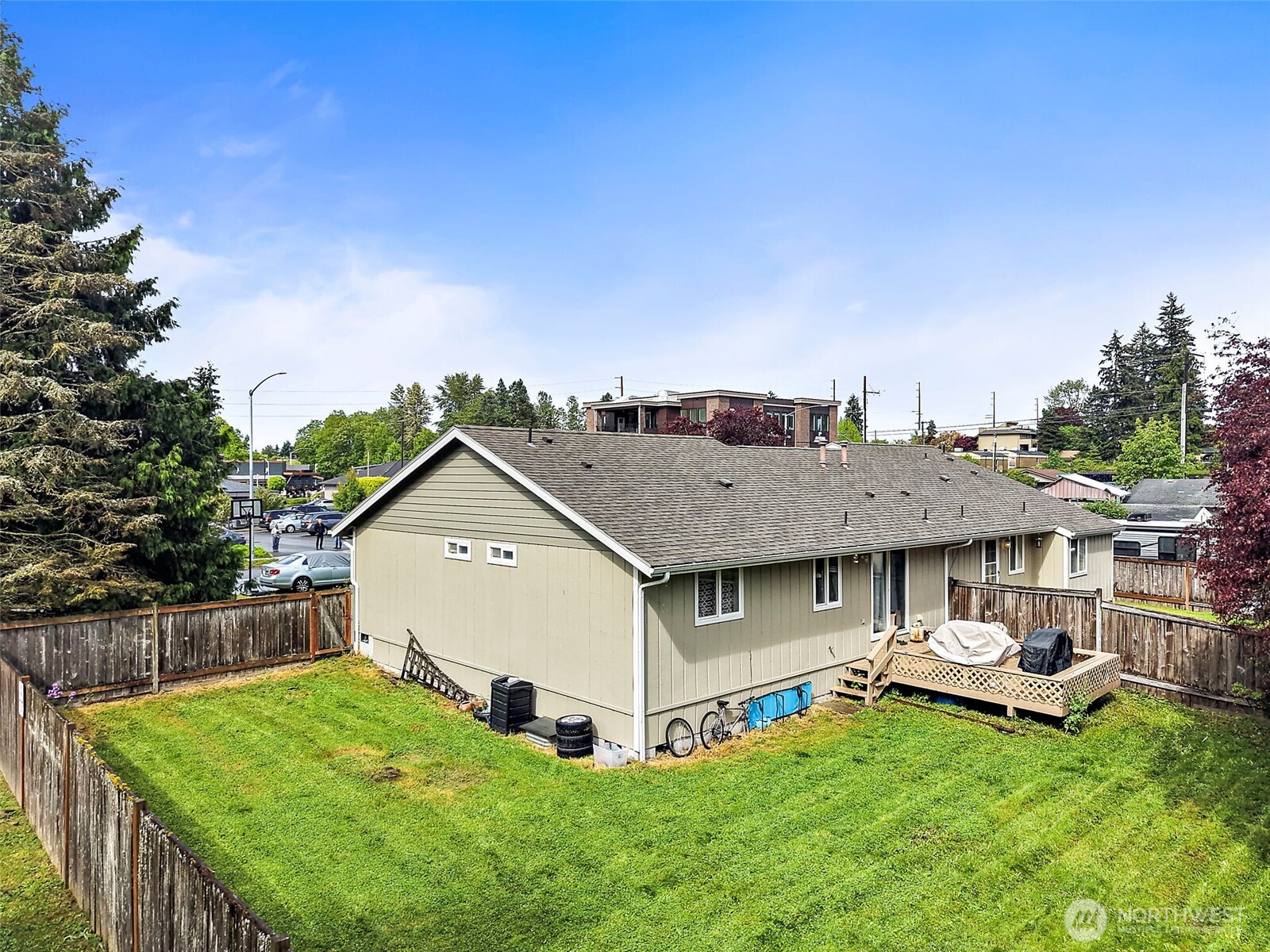 916 40th Avenue Property Photo 23