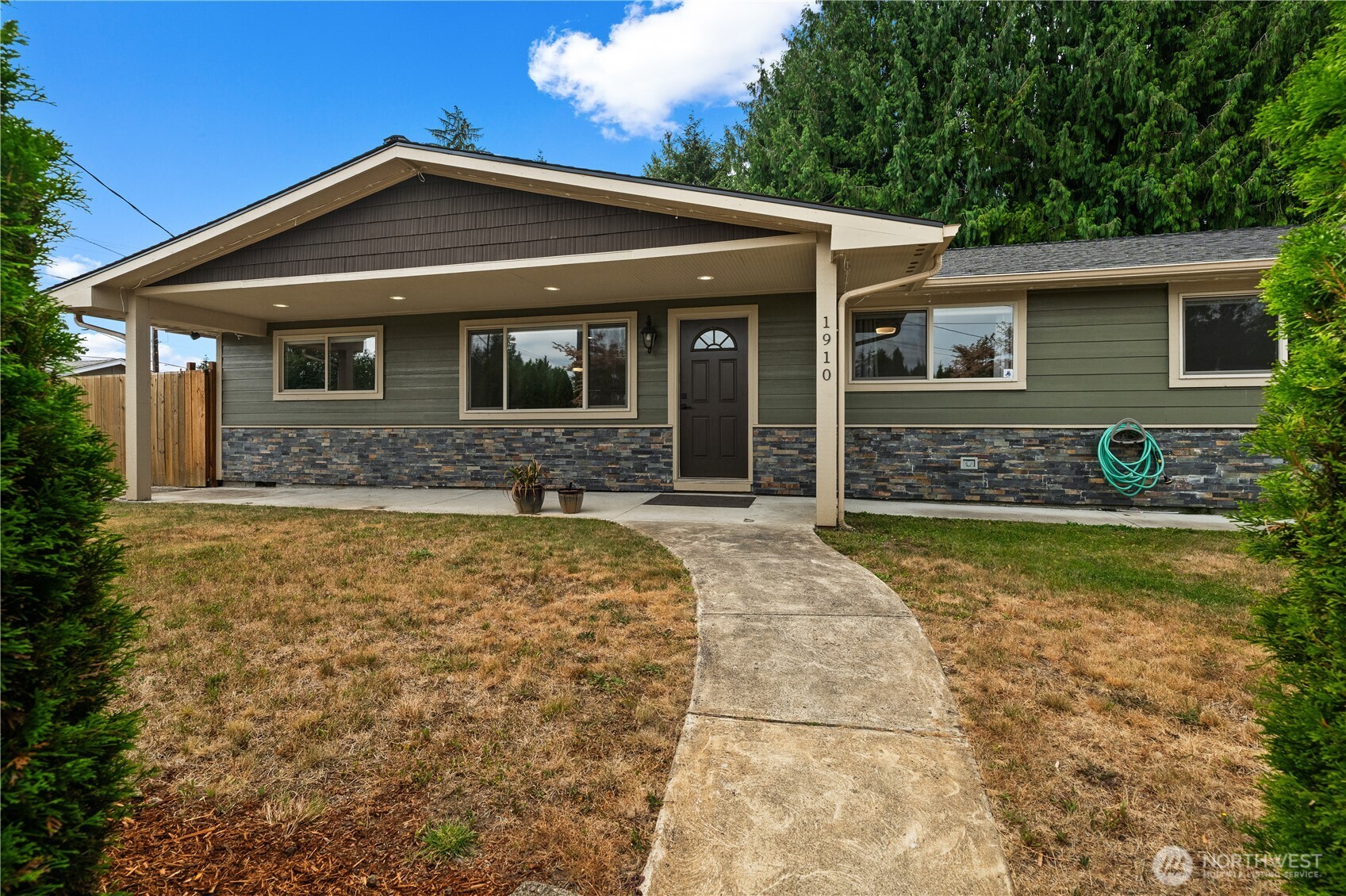 1910 110th Drive Property Photo 1