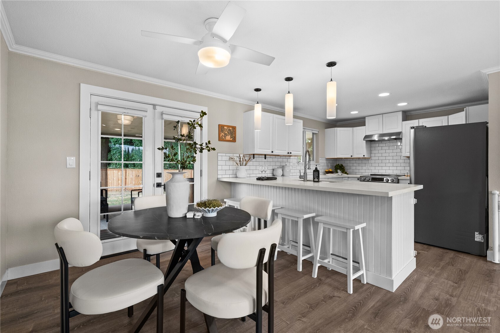 1910 110th Drive Property Photo 3