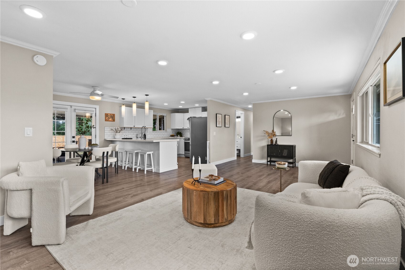 1910 110th Drive Property Photo 4