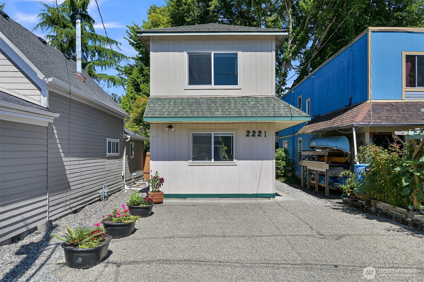 2221 Wilson Avenue Property Photo 1