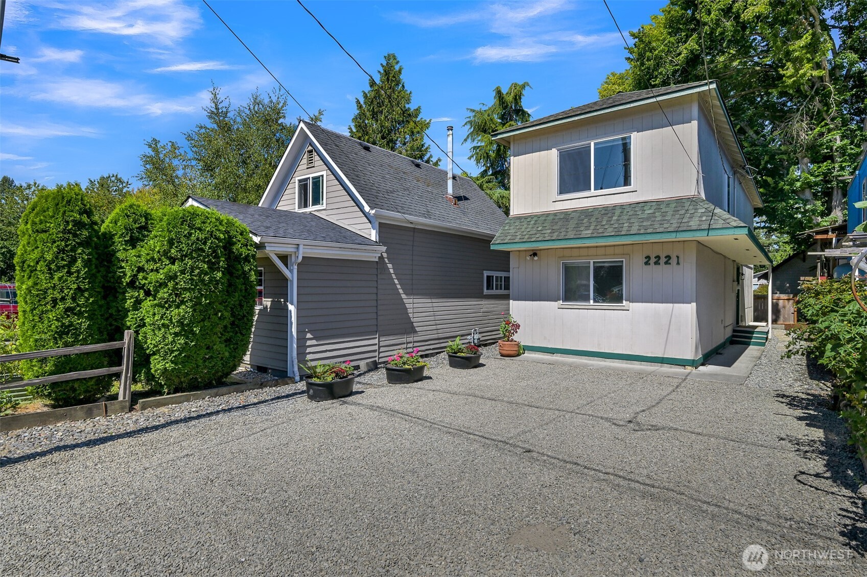 2221 Wilson Avenue Property Photo 3