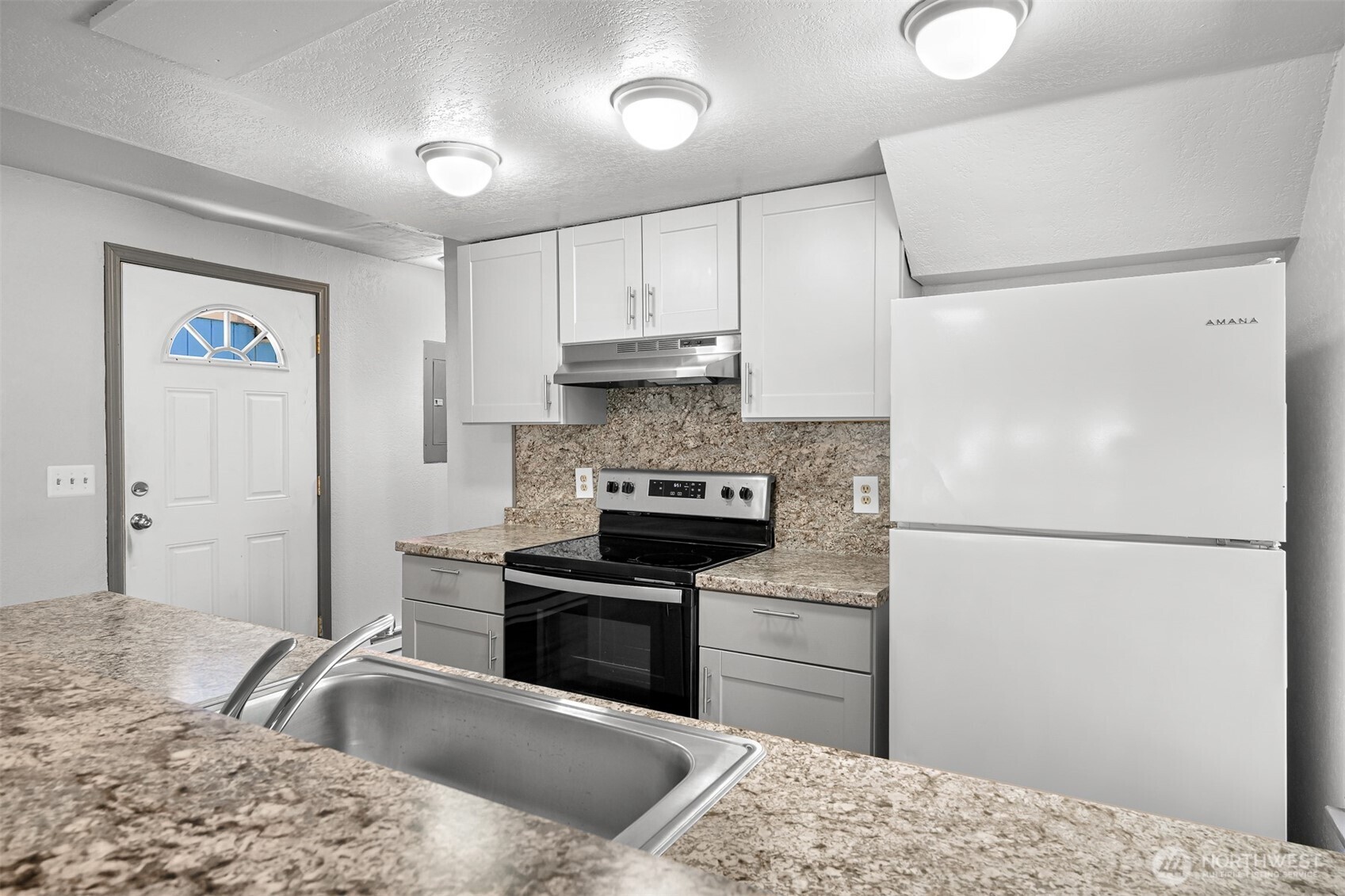2221 Wilson Avenue Property Photo 5