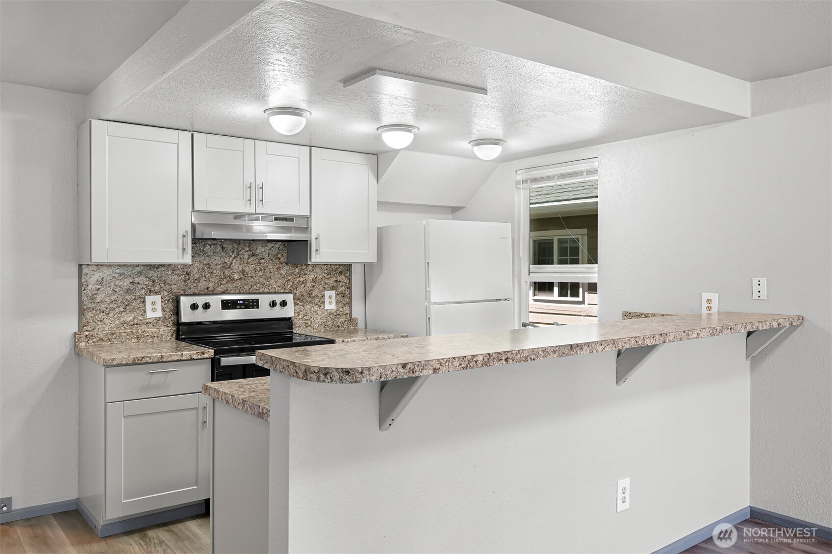 2221 Wilson Avenue Property Photo 9