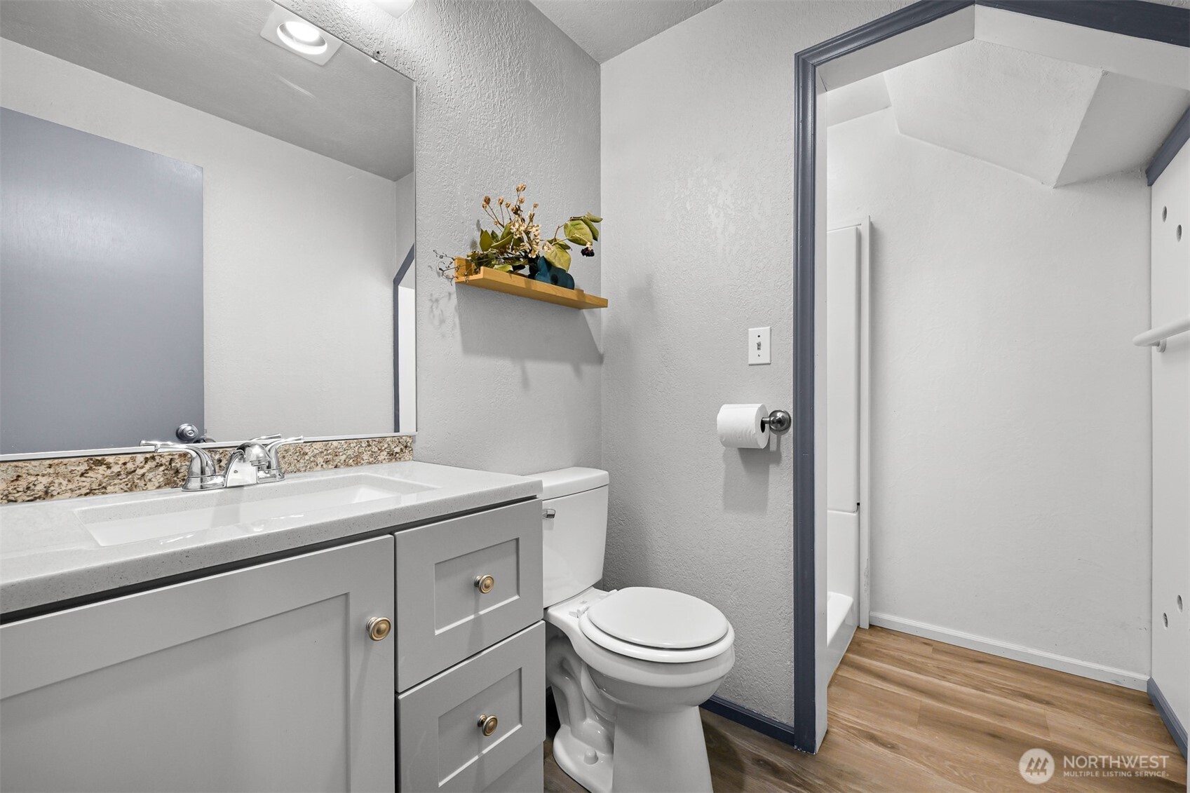 2221 Wilson Avenue Property Photo 16