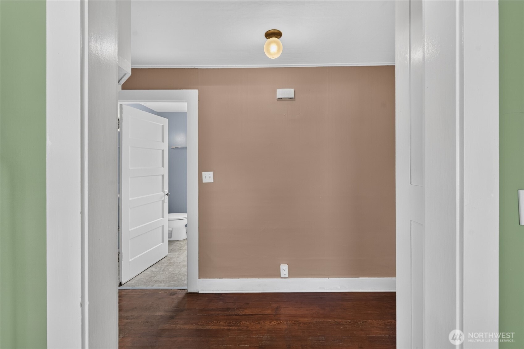 903 S Albert Street Property Photo 17