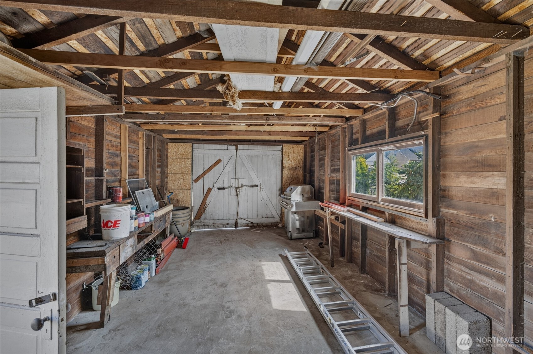 903 S Albert Street Property Photo 26
