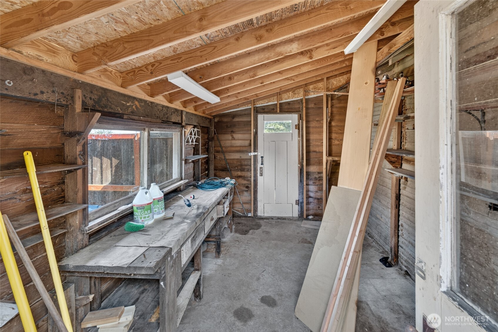 903 S Albert Street Property Photo 27
