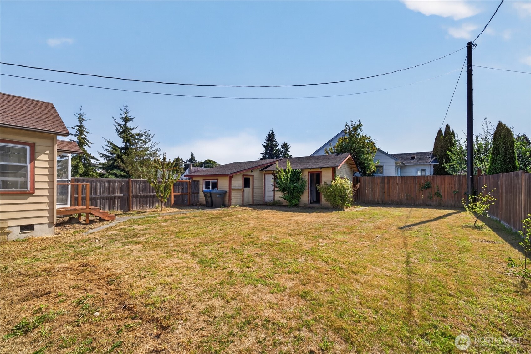 903 S Albert Street Property Photo 29
