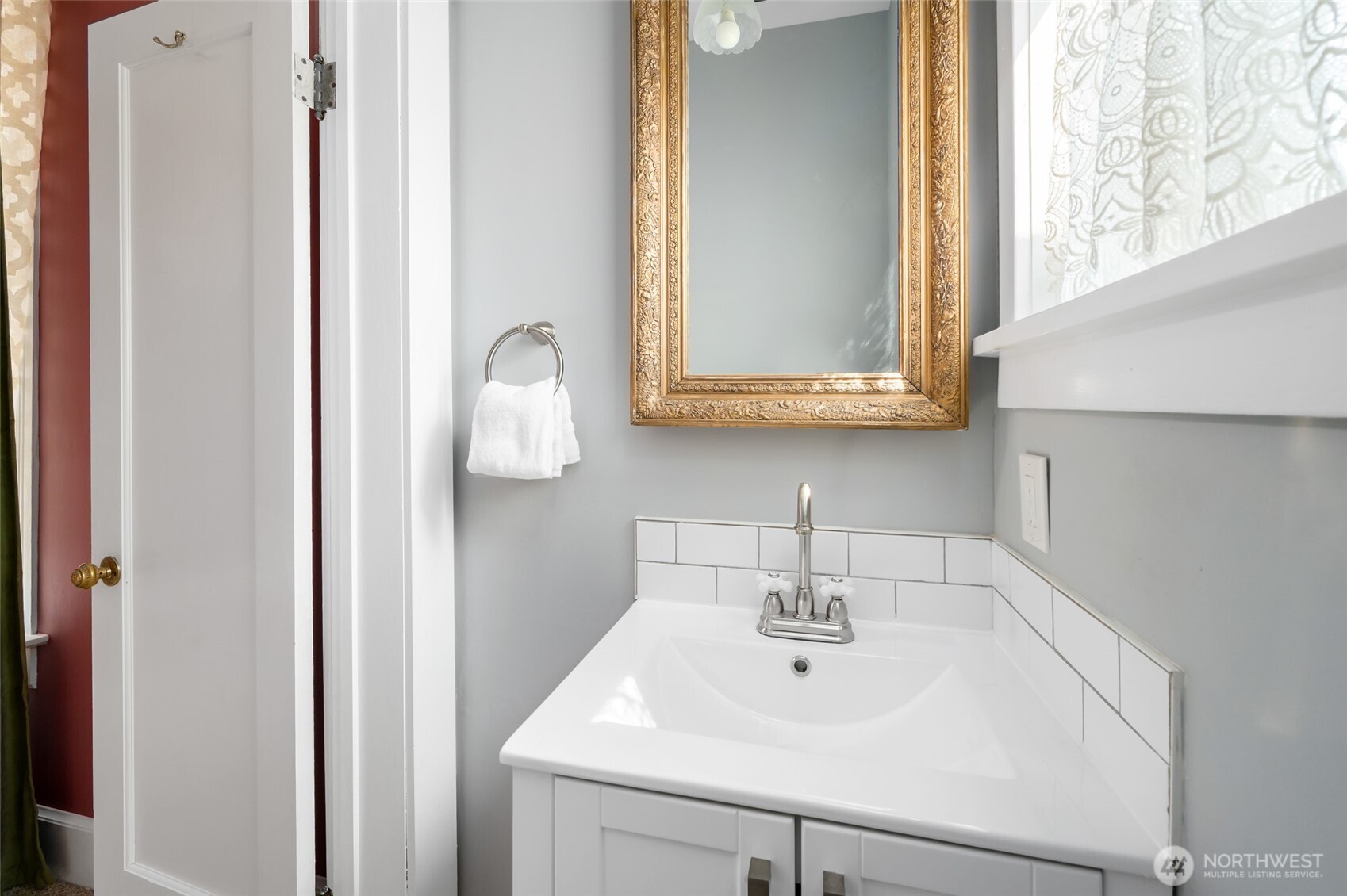 1209 Ne Leisure Street Property Photo 13