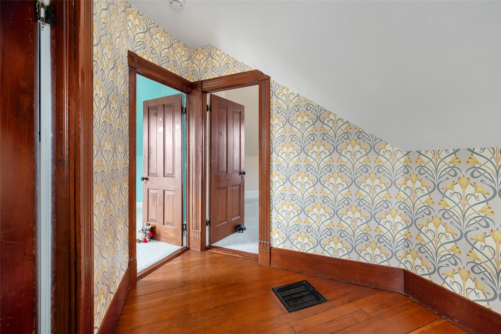 1209 Ne Leisure Street Property Photo 13