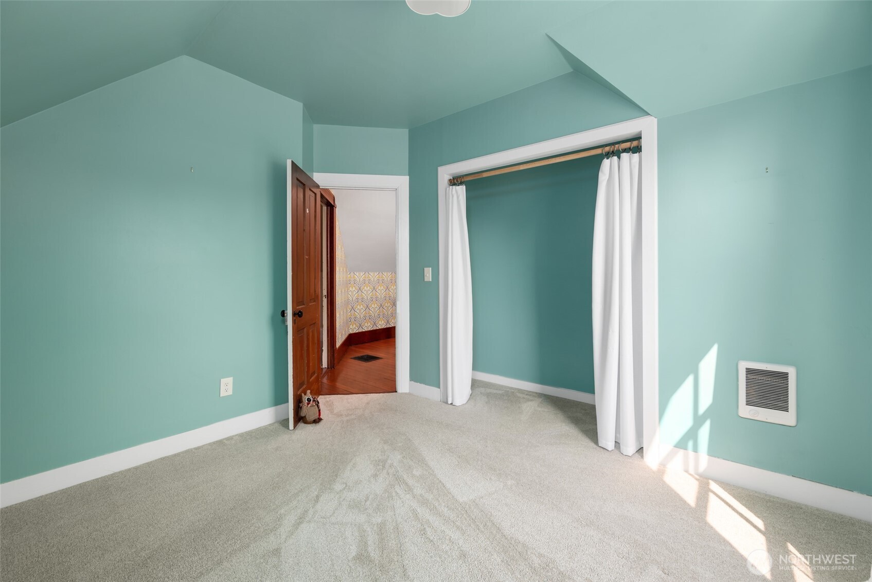 1209 Ne Leisure Street Property Photo 18