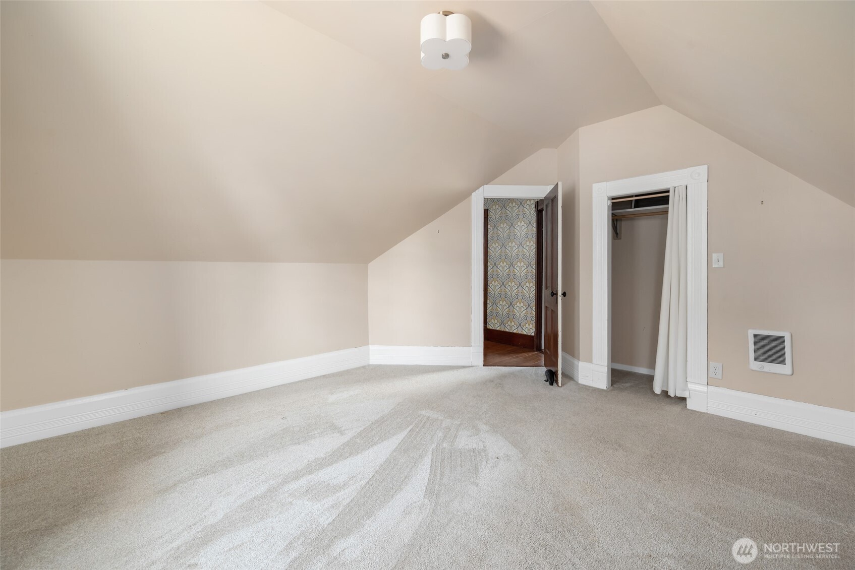 1209 Ne Leisure Street Property Photo 20