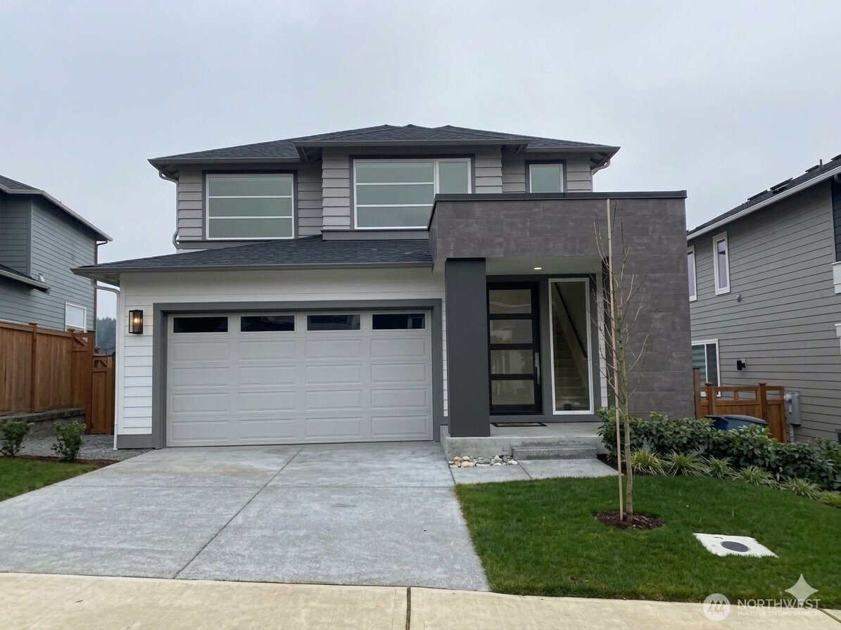16310 26th St E Property Photo 1