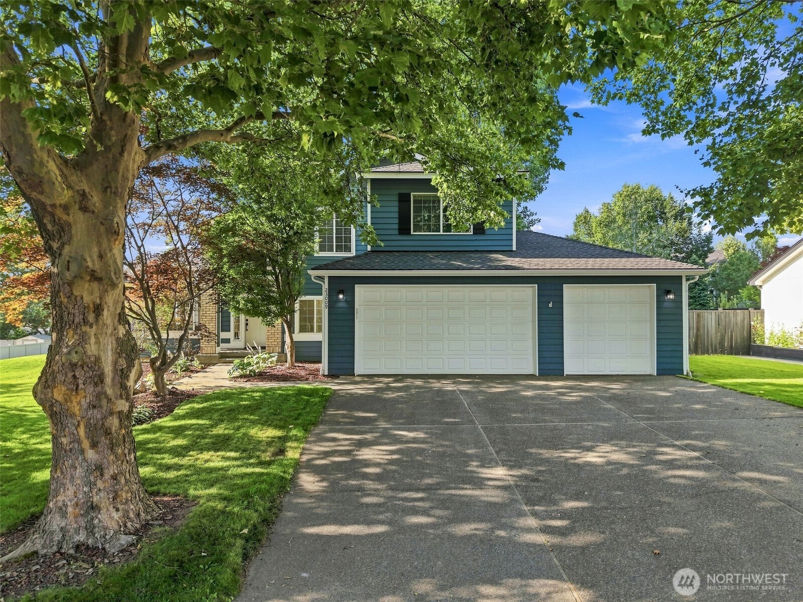 23009 E Settler Drive Property Photo 1