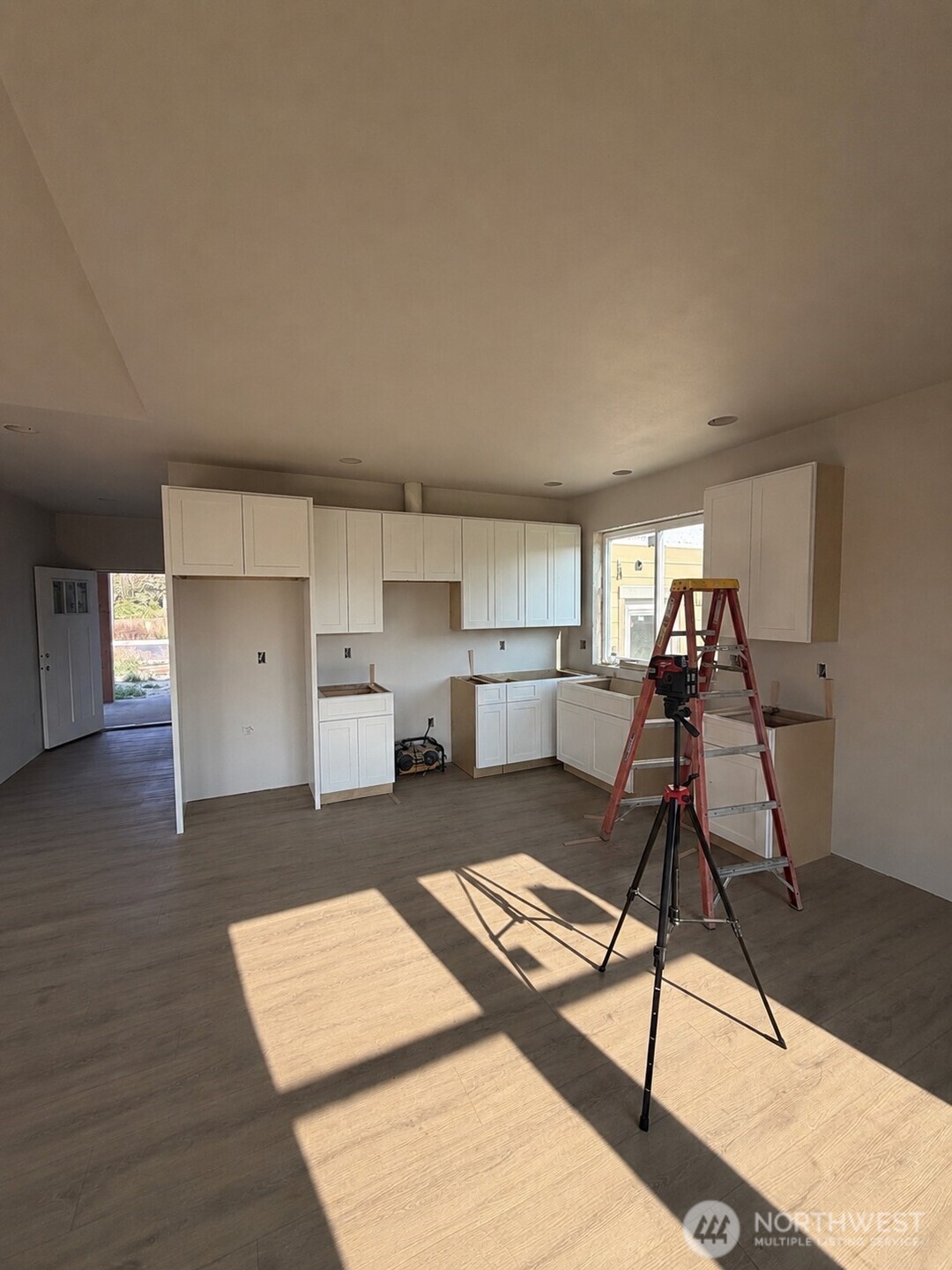 809 E 6th Street Property Photo 5