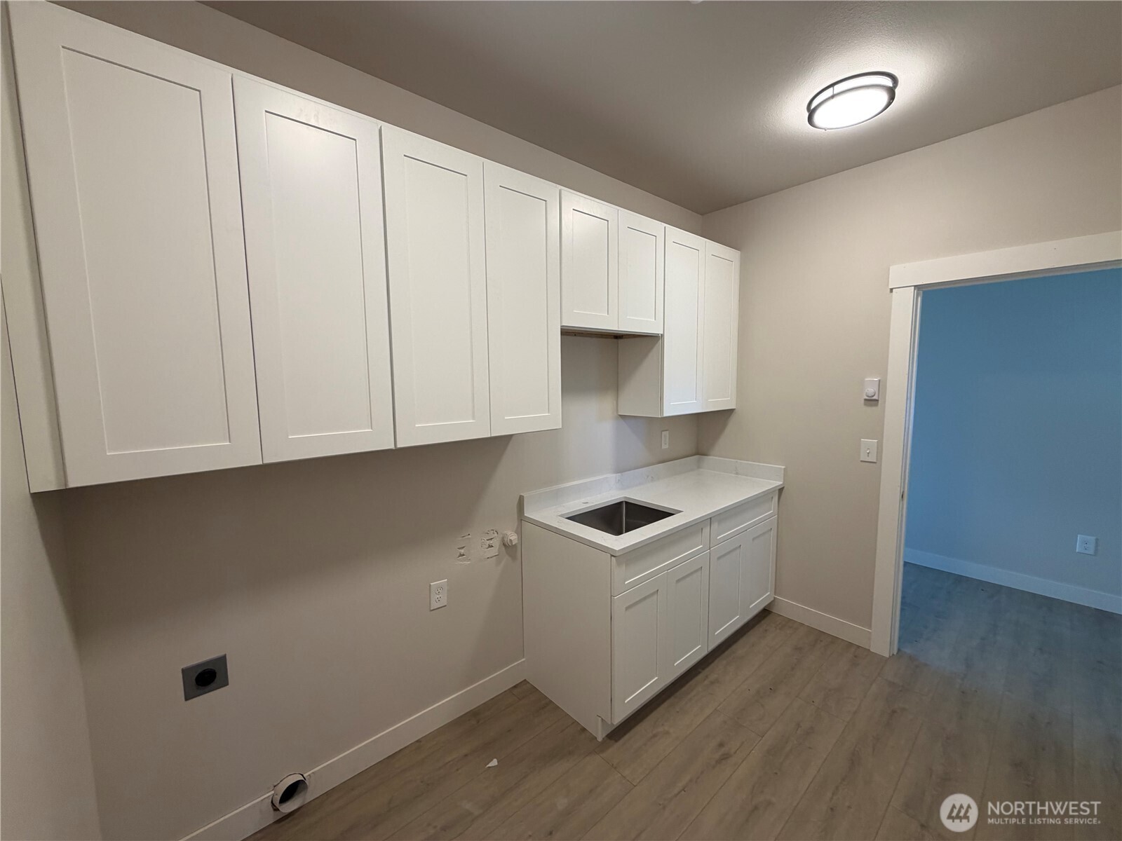 809 E 6th Street Property Photo 6