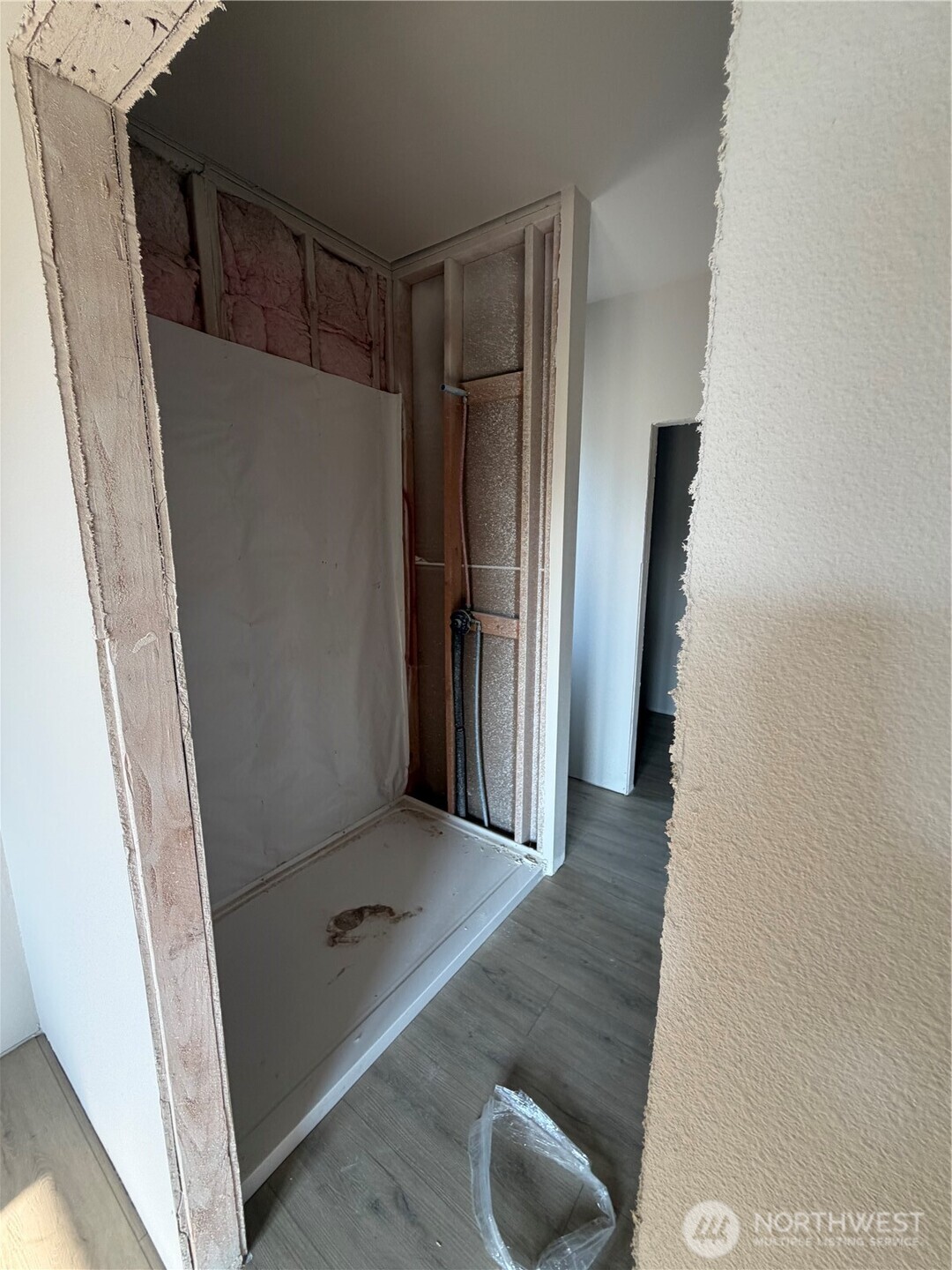 809 E 6th Street Property Photo 9