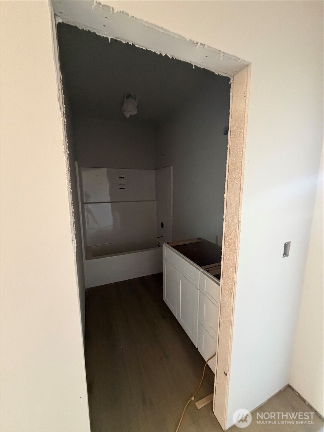 809 E 6th Street Property Photo 11