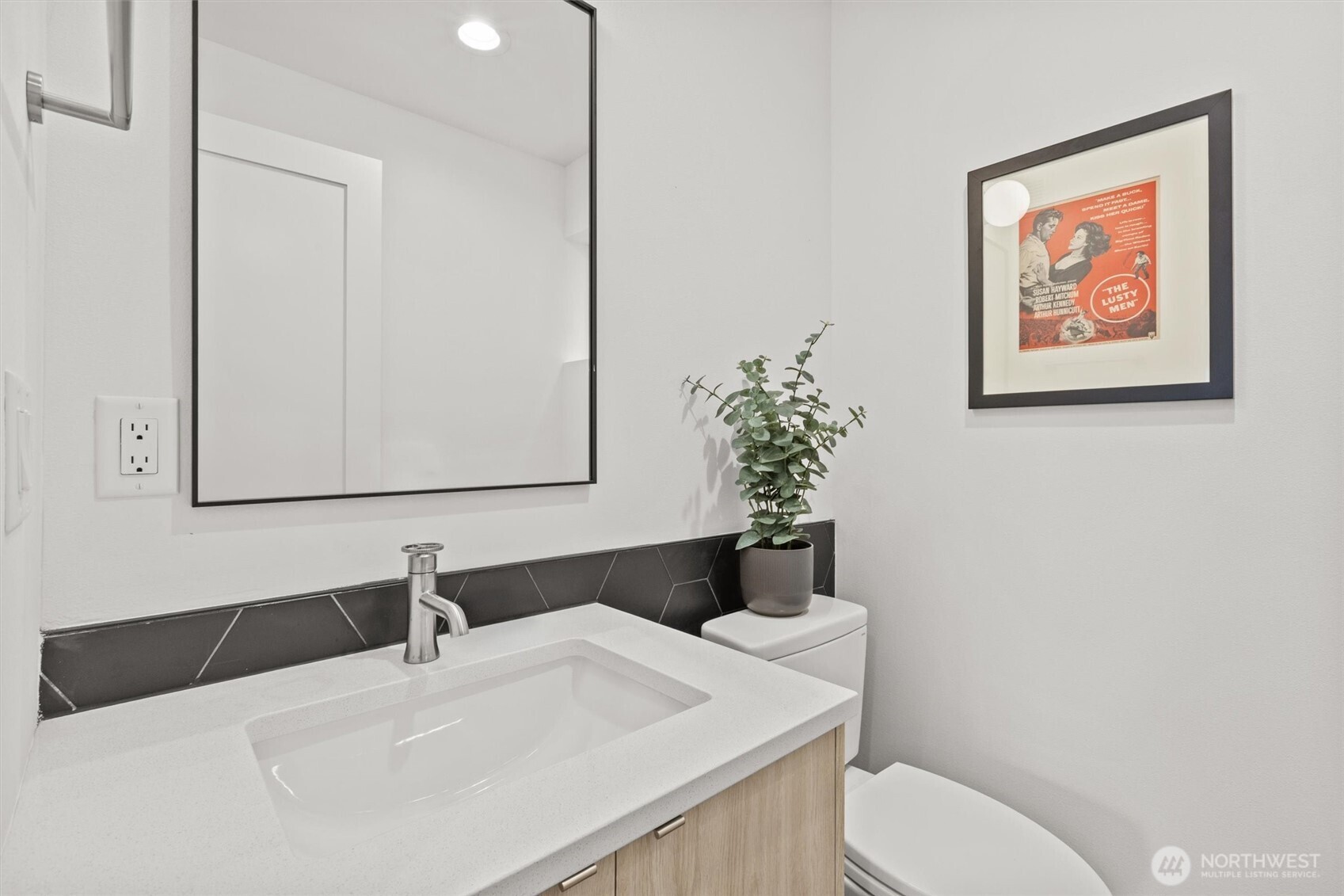 222 10th Avenue D Property Photo 14