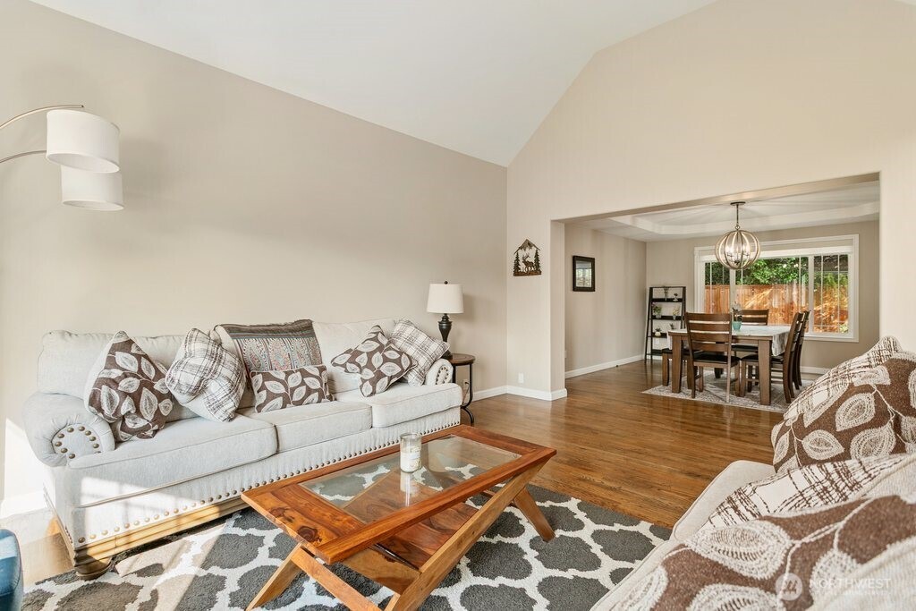 6020 156th Street Property Photo 7