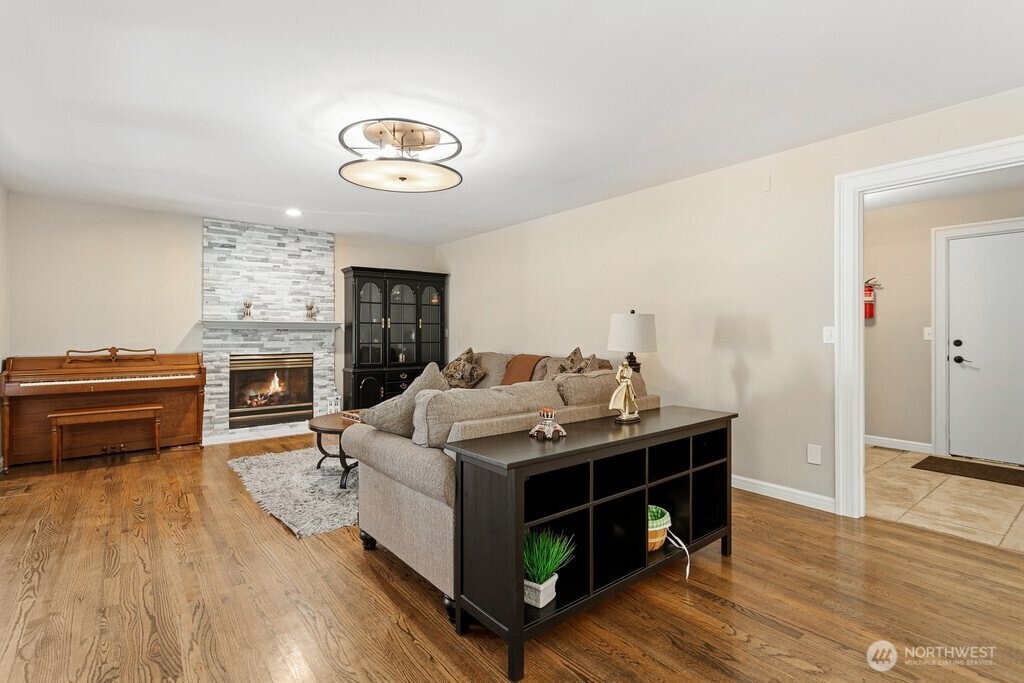 6020 156th Street Property Photo 14