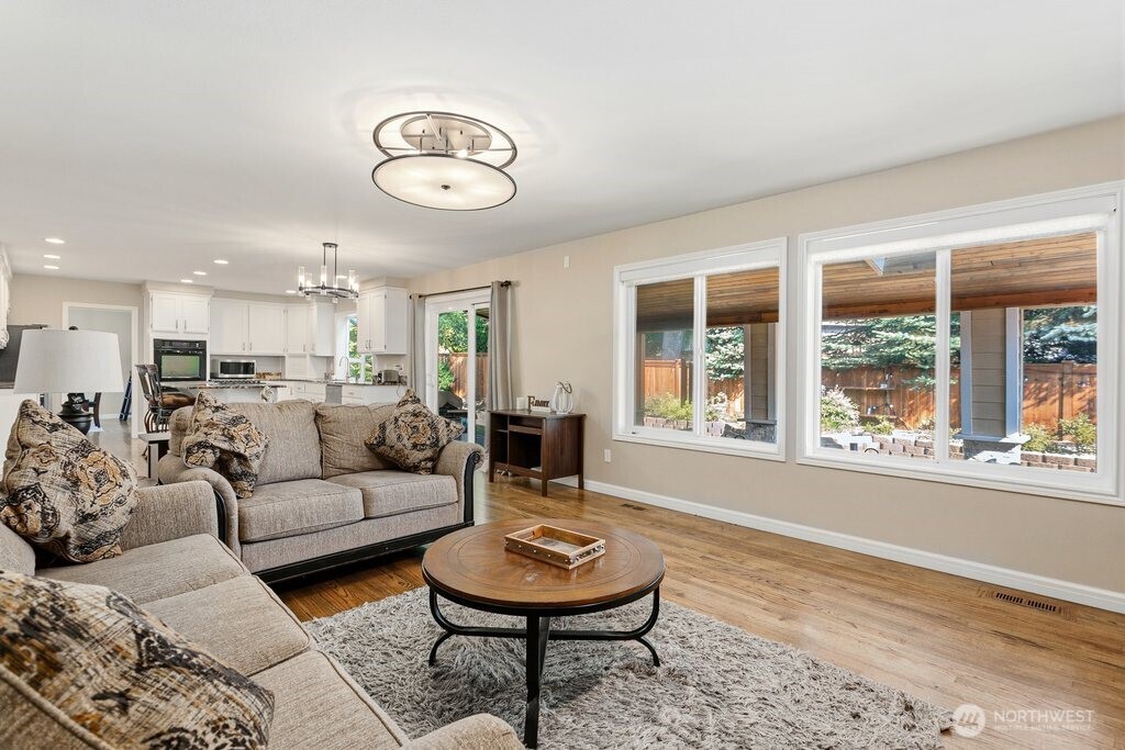 6020 156th Street Property Photo 15