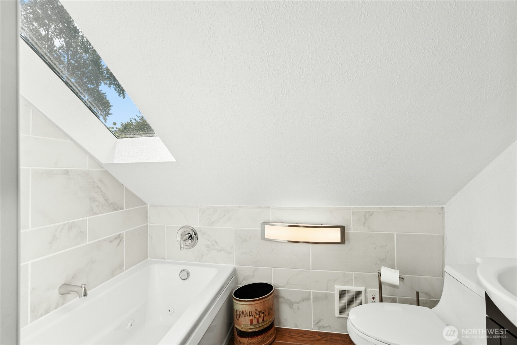 18011 18005 83rd Avenue Property Photo 13
