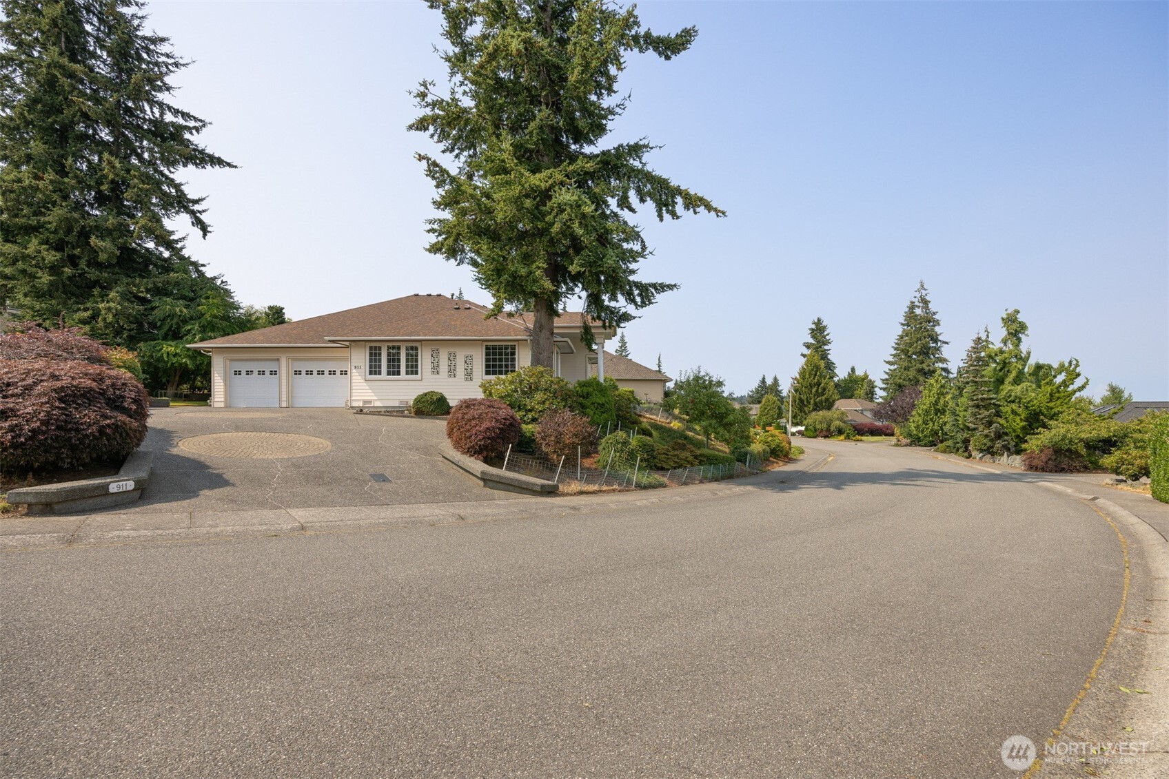 911 E Pacificview Drive Property Photo 6