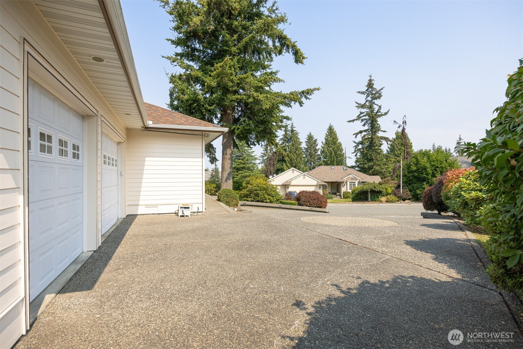 911 E Pacificview Drive Property Photo 14