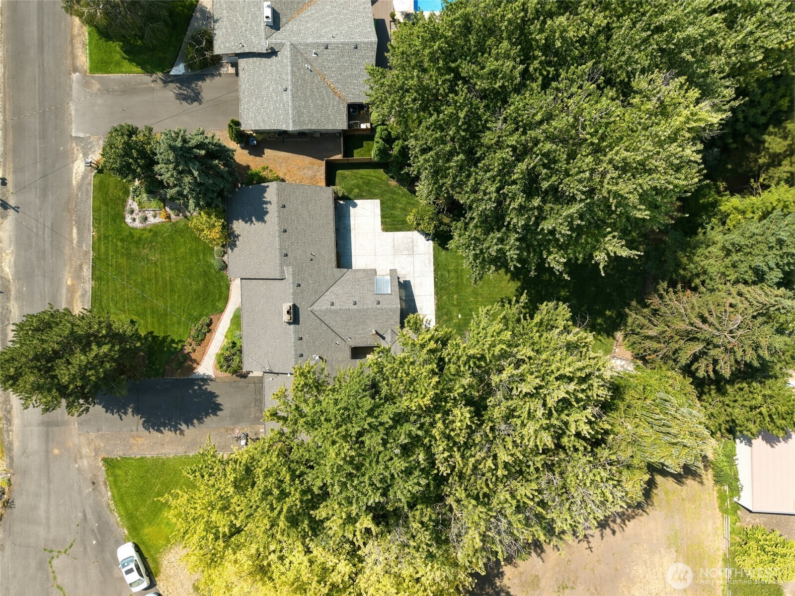 1837 Pike Place Property Photo 4