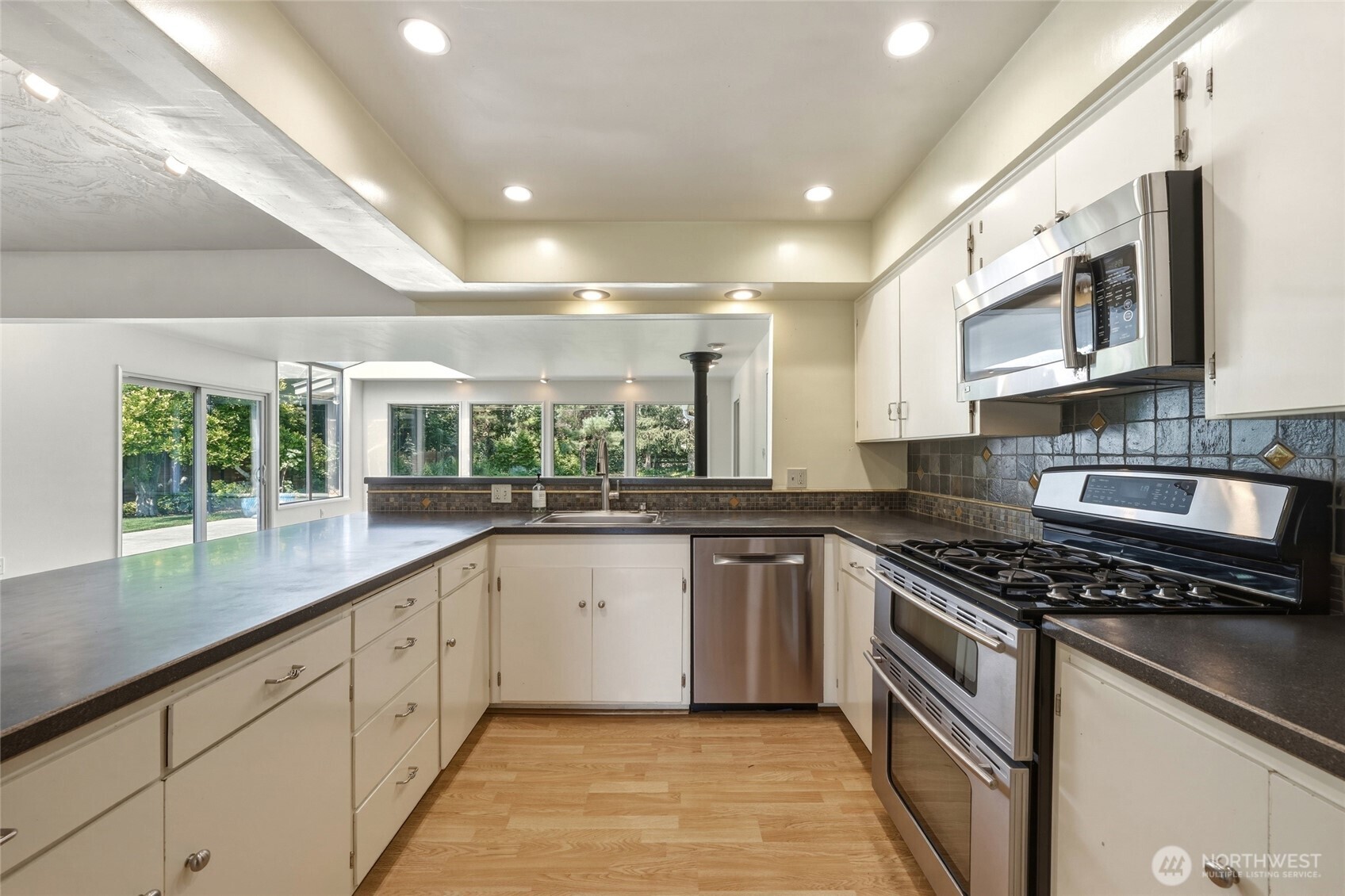 1837 Pike Place Property Photo 18
