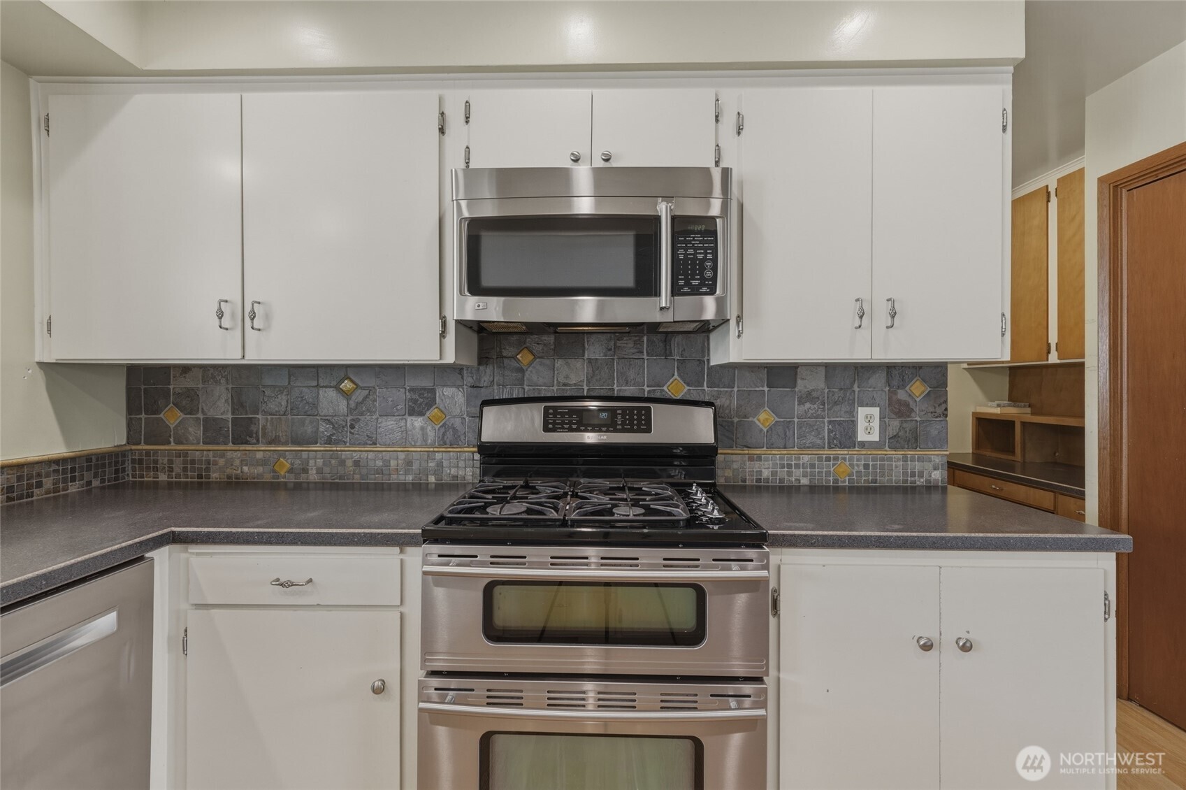 1837 Pike Place Property Photo 19