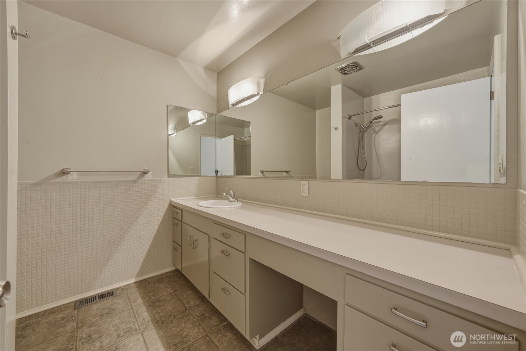 1837 Pike Place Property Photo 21