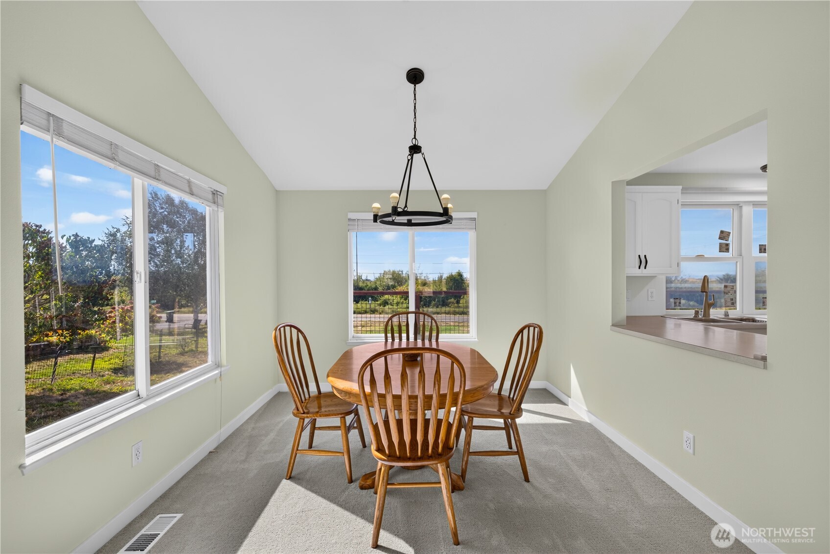 1099 Koenig Lane Property Photo 15