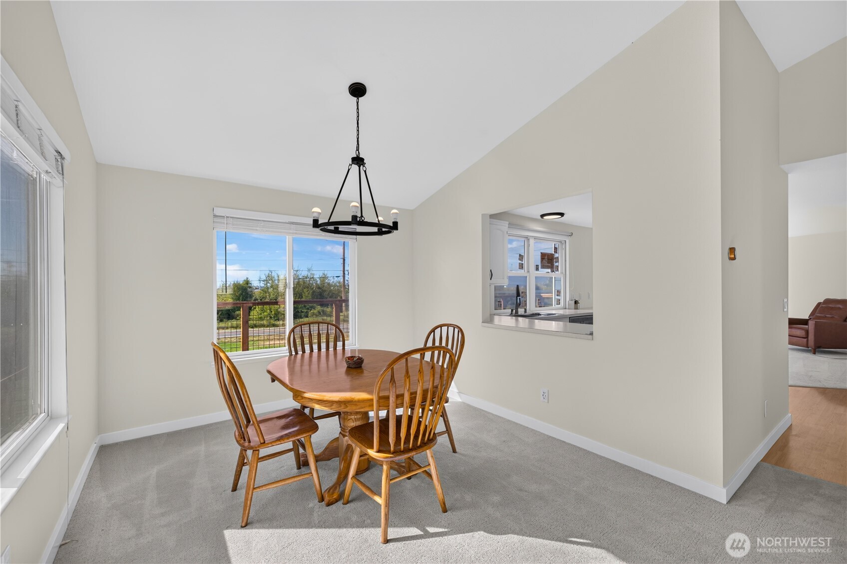 1099 Koenig Lane Property Photo 16