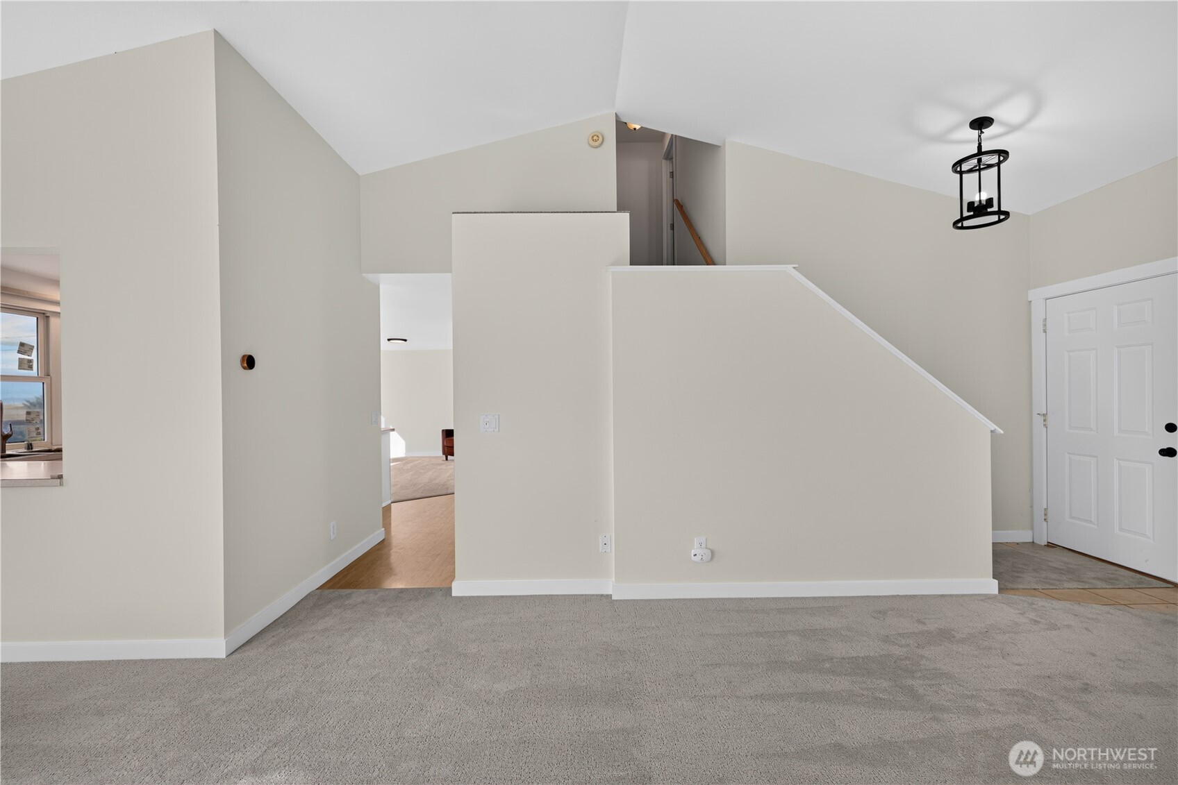 1099 Koenig Lane Property Photo 17
