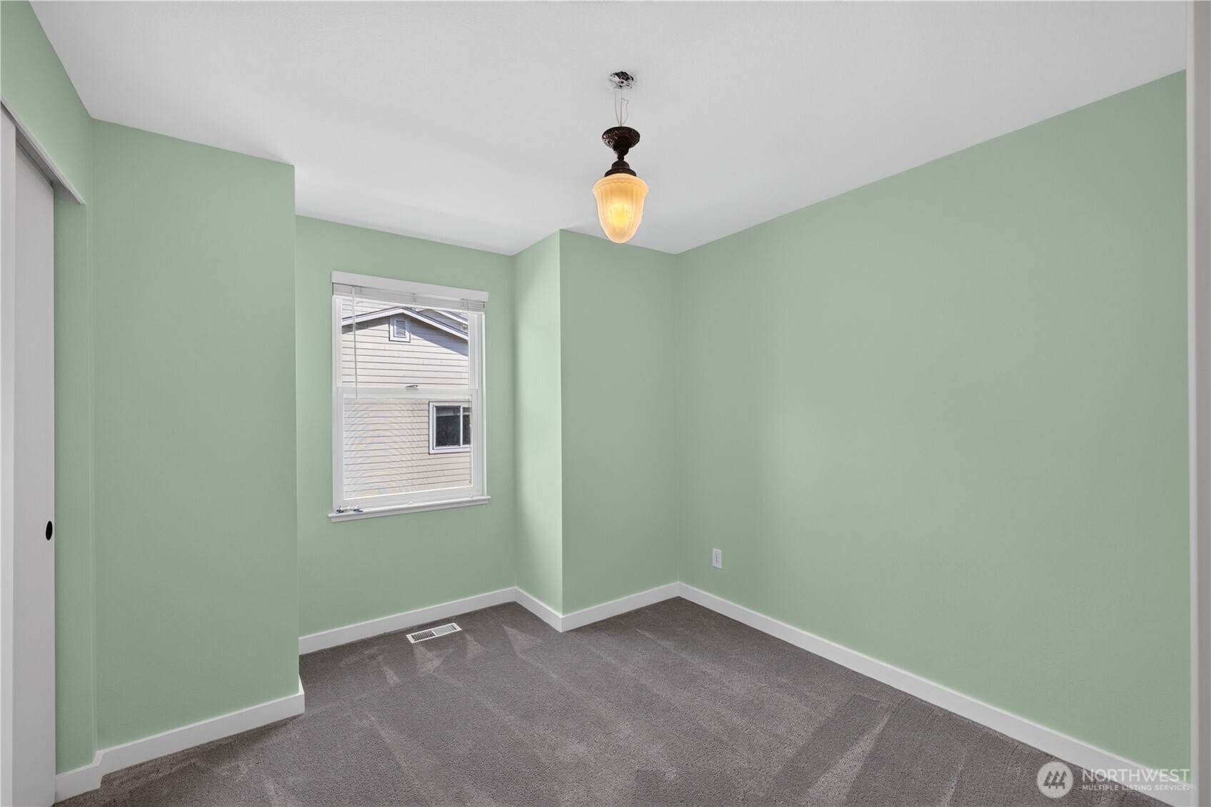 1099 Koenig Lane Property Photo 18