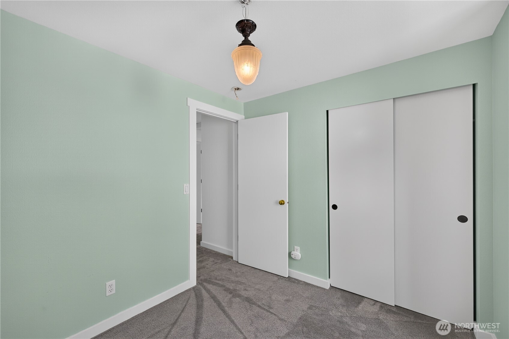 1099 Koenig Lane Property Photo 19