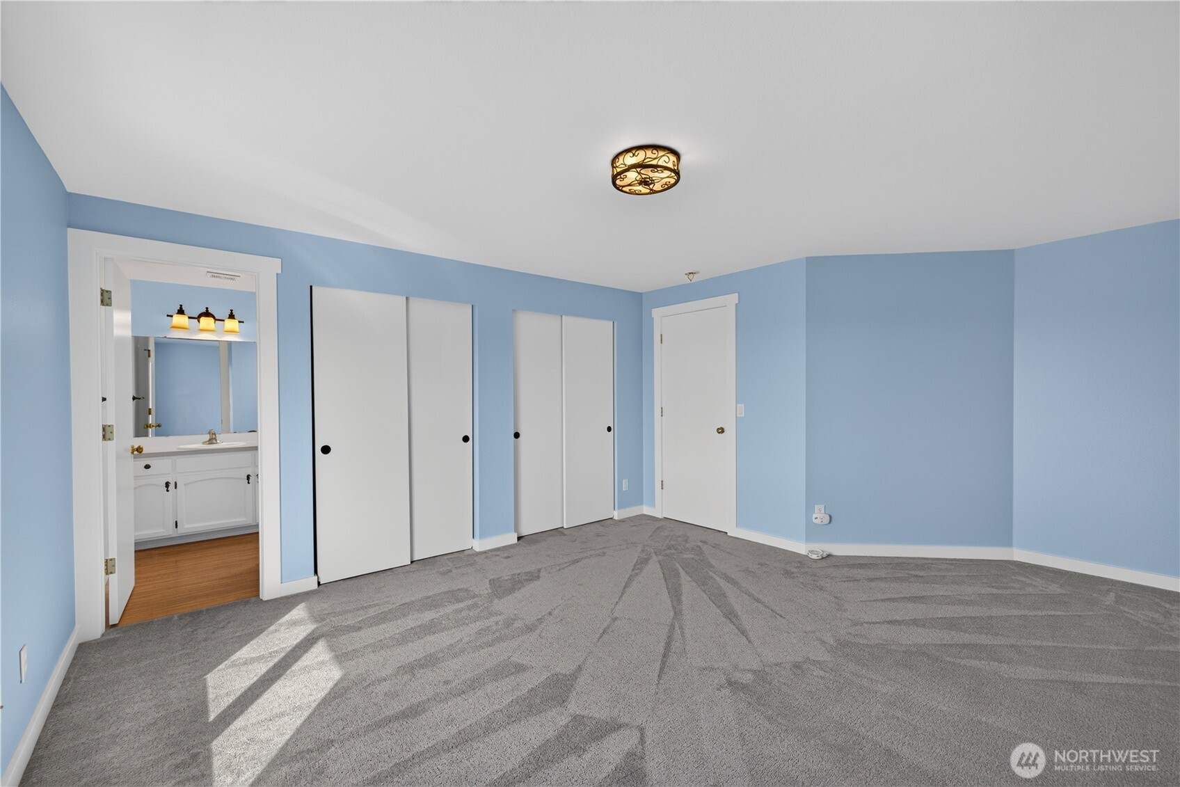 1099 Koenig Lane Property Photo 23