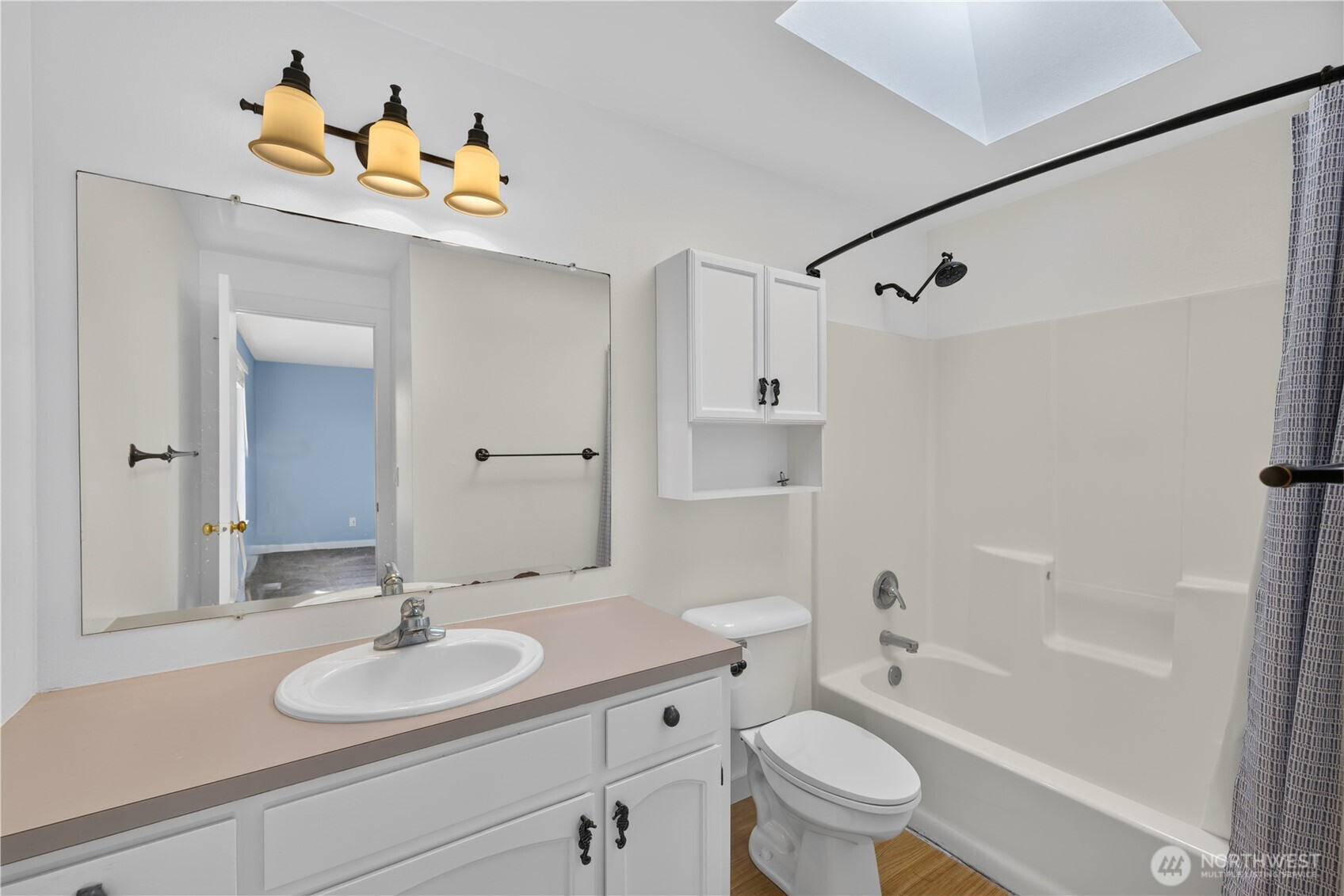 1099 Koenig Lane Property Photo 25