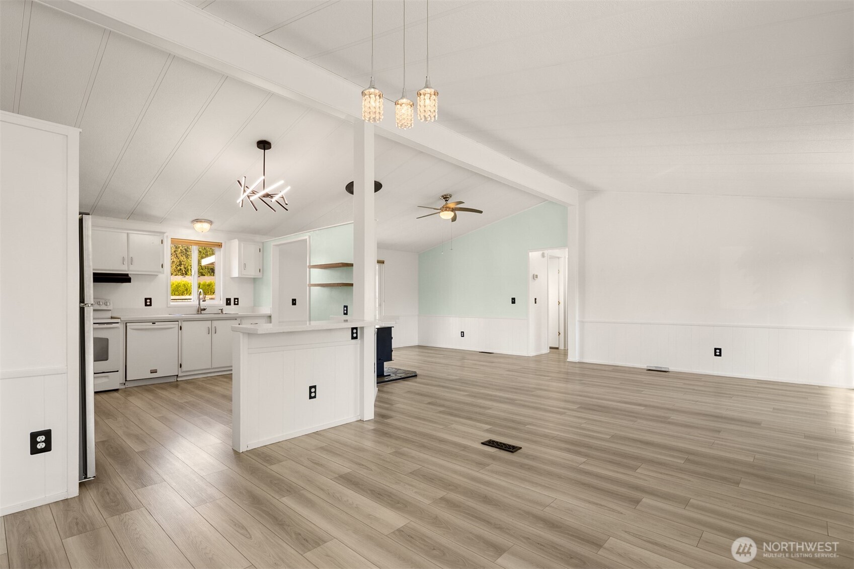2228 Anadoll Avenue Property Photo 6