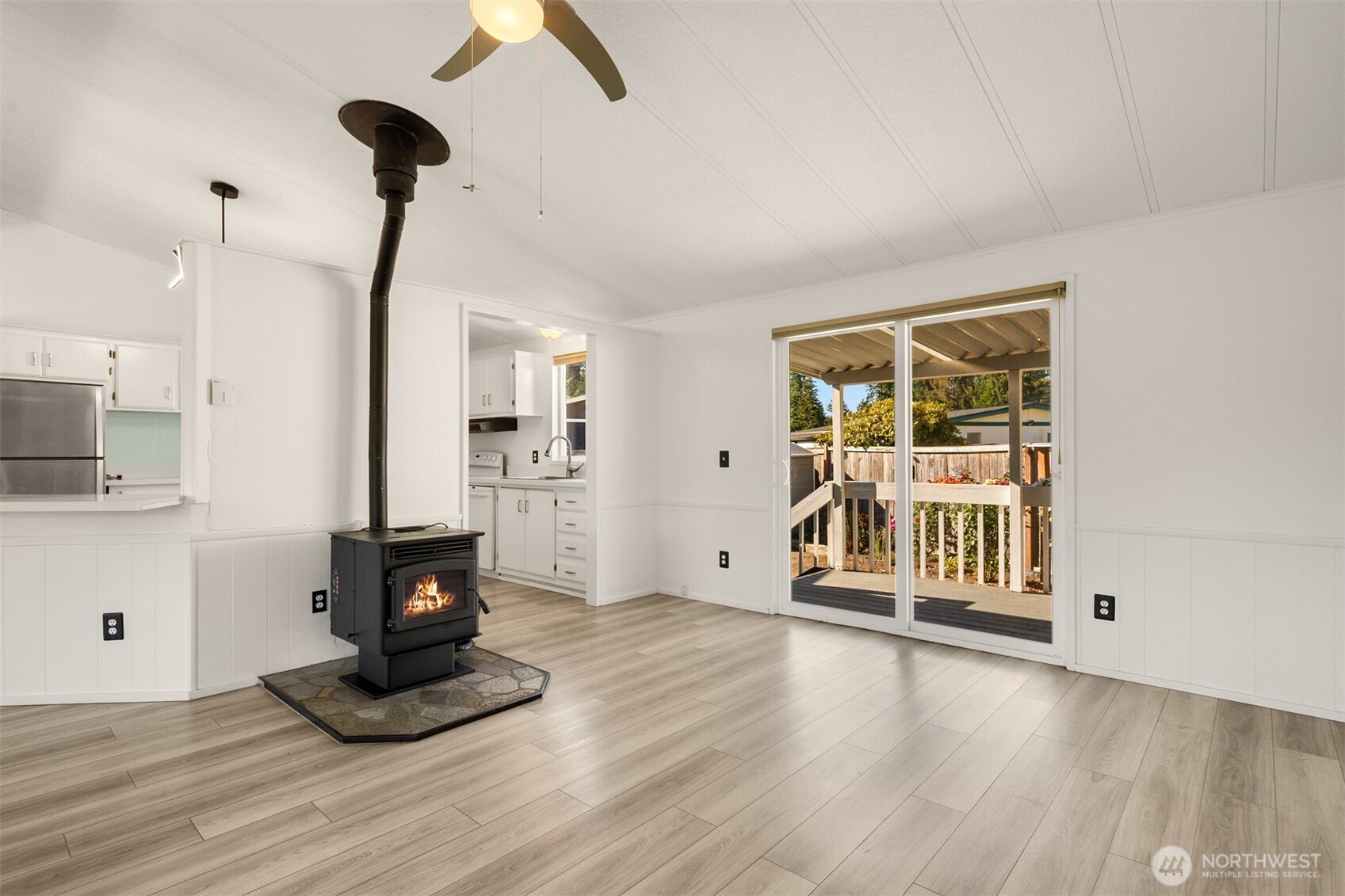 2228 Anadoll Avenue Property Photo 11