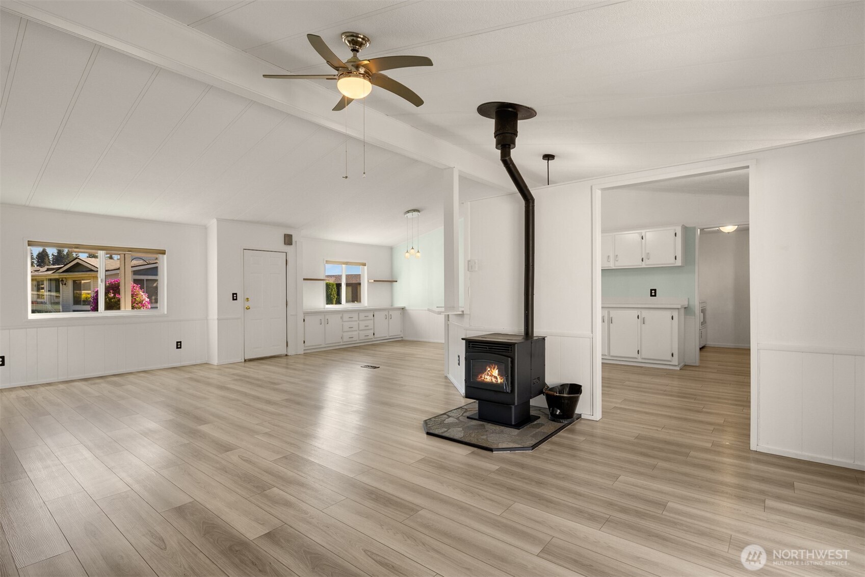 2228 Anadoll Avenue Property Photo 12